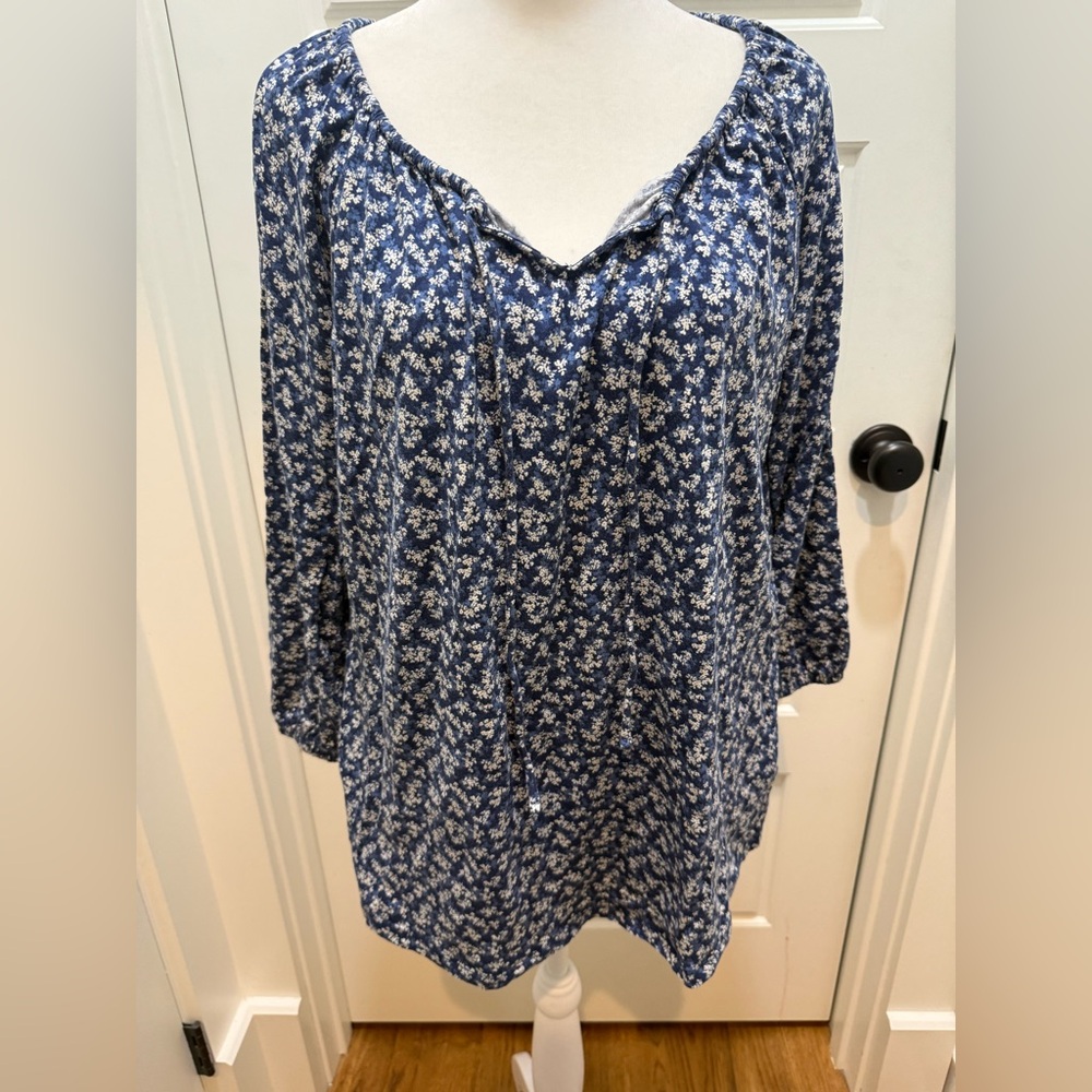 Lands’ End. Blue & White Floral Tunic. Size Medium (10-12).
